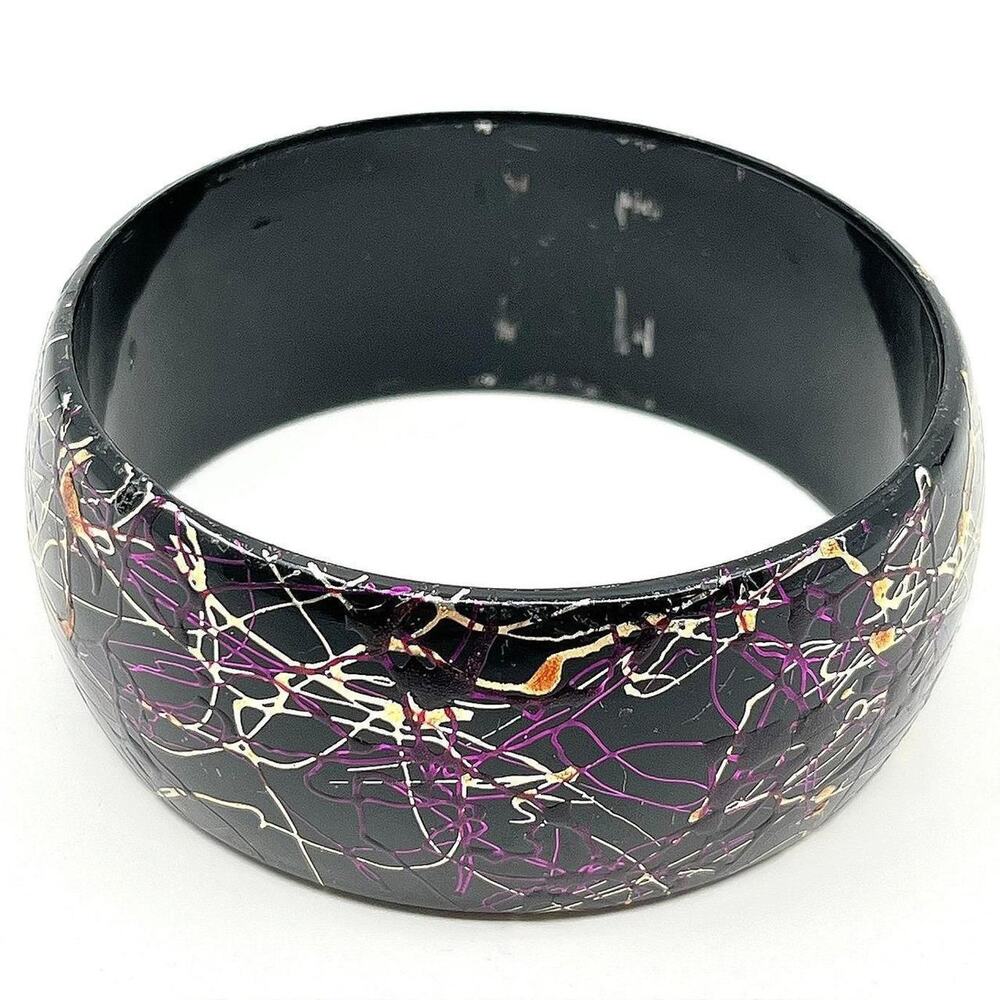 Vintage retro black resin bangle
